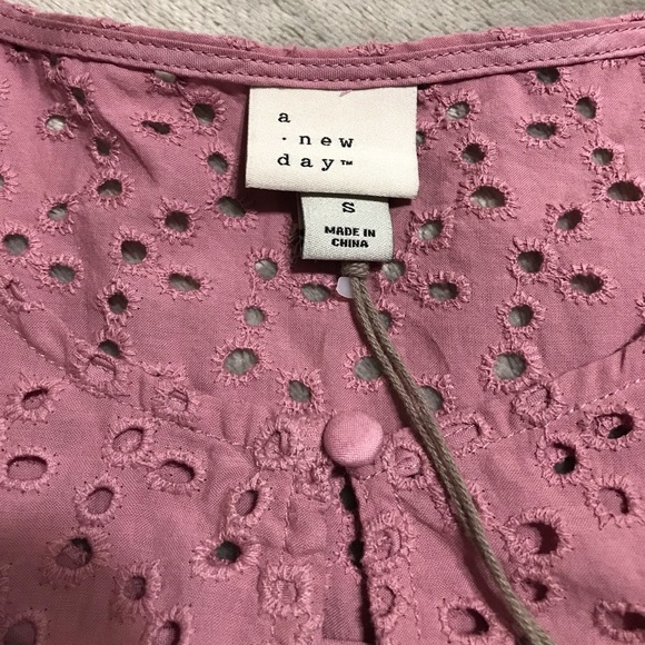 A New Day Mauve Color Dress Blouse NWT
Embellished Neckline & Sleeve
Small 4 - 6 - Picture 16 of 16